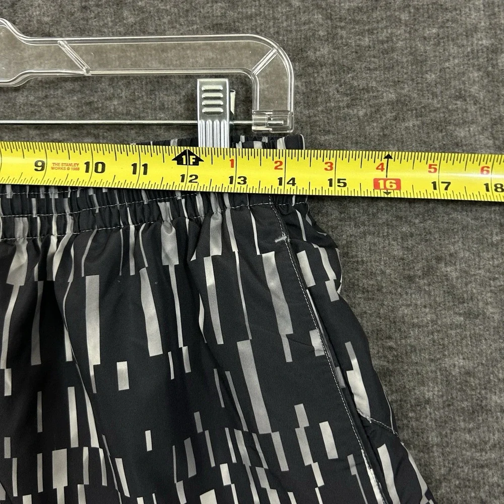 Under Armour Shorts Mens Large Geometric Gray Heatgear Gym Workout Lined 7" READ - Picture 13 of 16